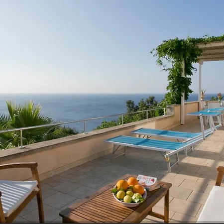 Le Terrazze Pool Villa